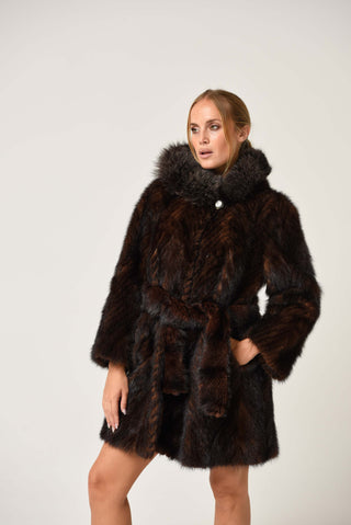 Visone con collo in volpe 272