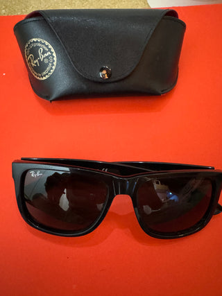 Ray ban