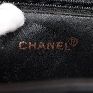 Chanel shopping in vernice