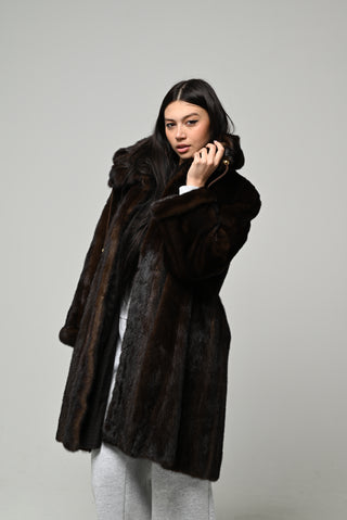 Visone con cappuccio 1575