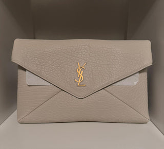 POCHETTE ENVELOPE CASSANDRE GRANDE IN PELLE DI AGNELLO