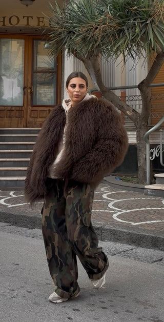 Mongolia modello Elsa collo Chanel