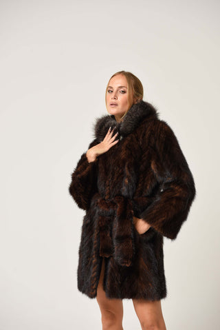 Visone con collo in volpe 272