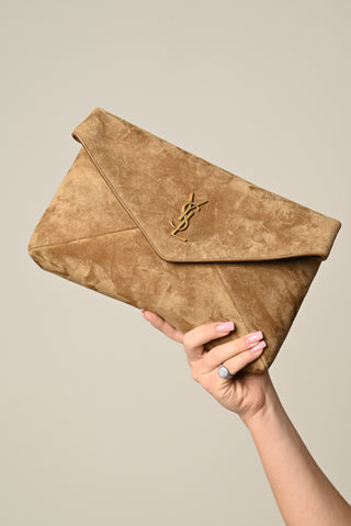 POCHETTE ENVELOPE CASSANDRE GRANDE IN SUEDE