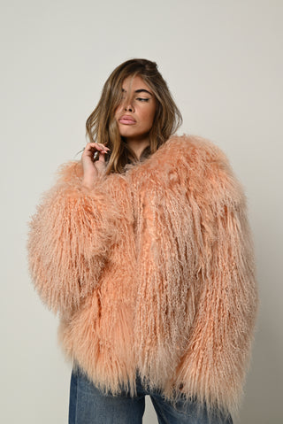 Mongolia modello Elsa collo Chanel