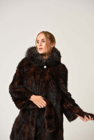 Visone con collo in volpe 272