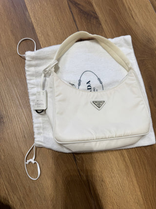 Prada Re-Edition 2000 bianca