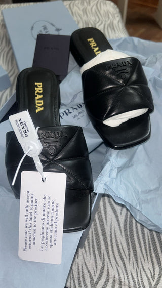 Sandali Prada in pelle nera