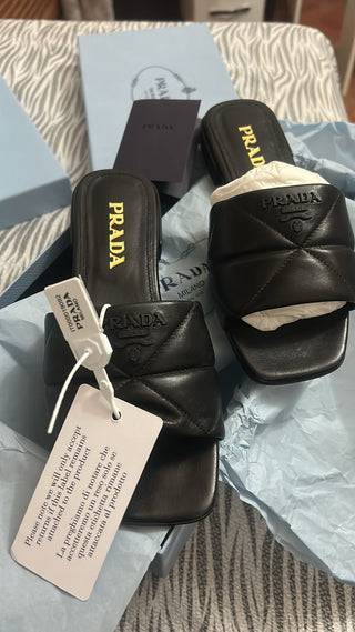 Sandali Prada in pelle nera